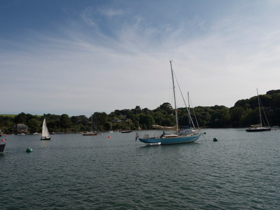 photo of pretty sailing boat